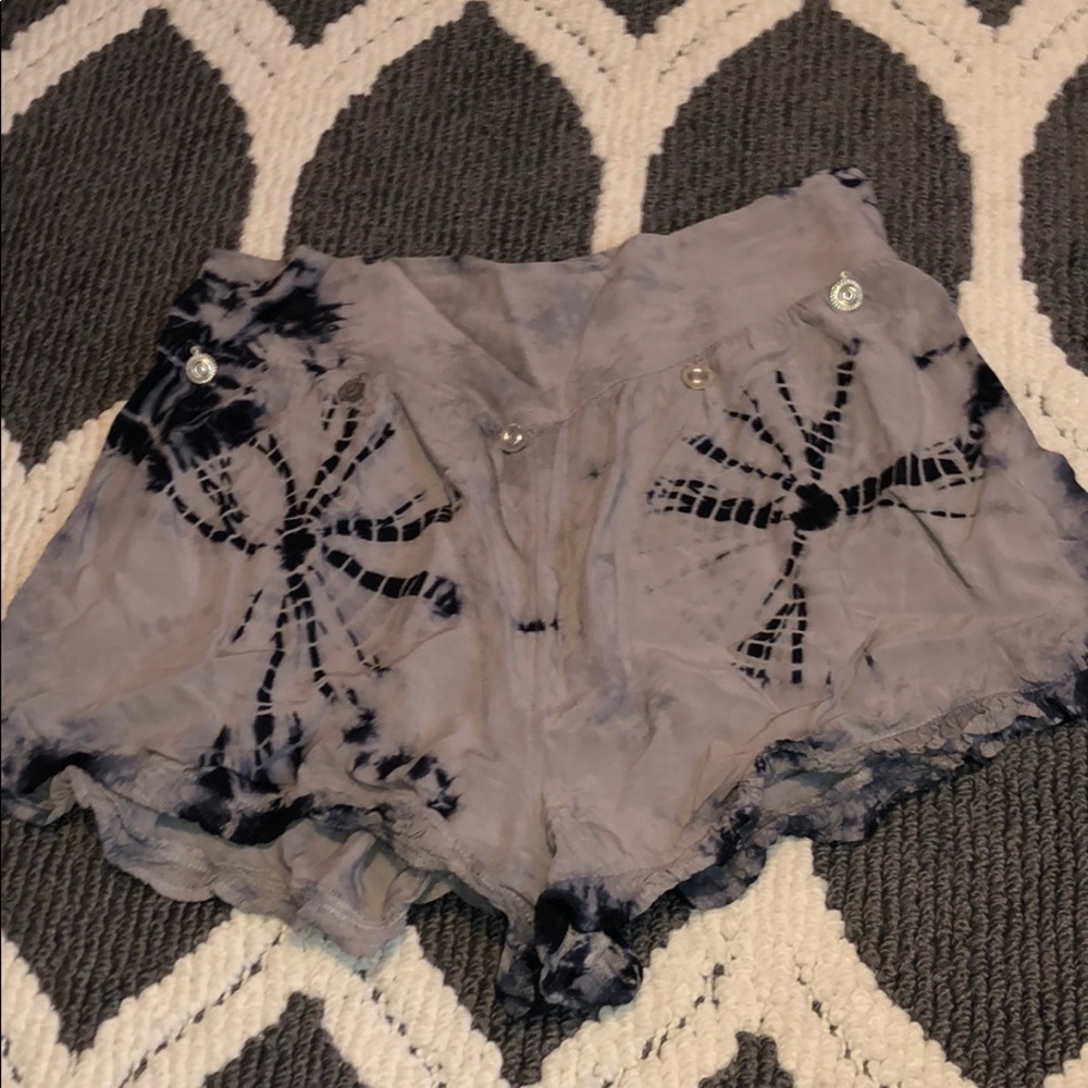 American Eagle tie die shorts!